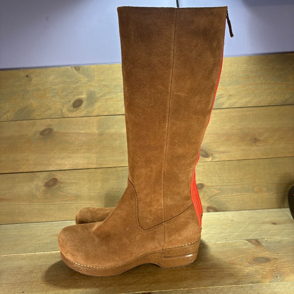 Dansko shelbie Womens size 40 shoes Brown Suede Knee High Zip Clog boots